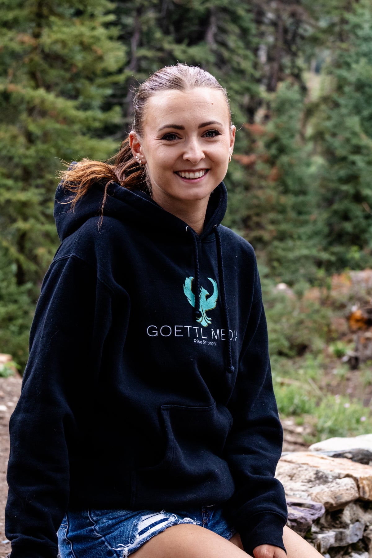 GOETTL MEDIA Unisex Heavyweight Hooded Sweatshirt. IND4000